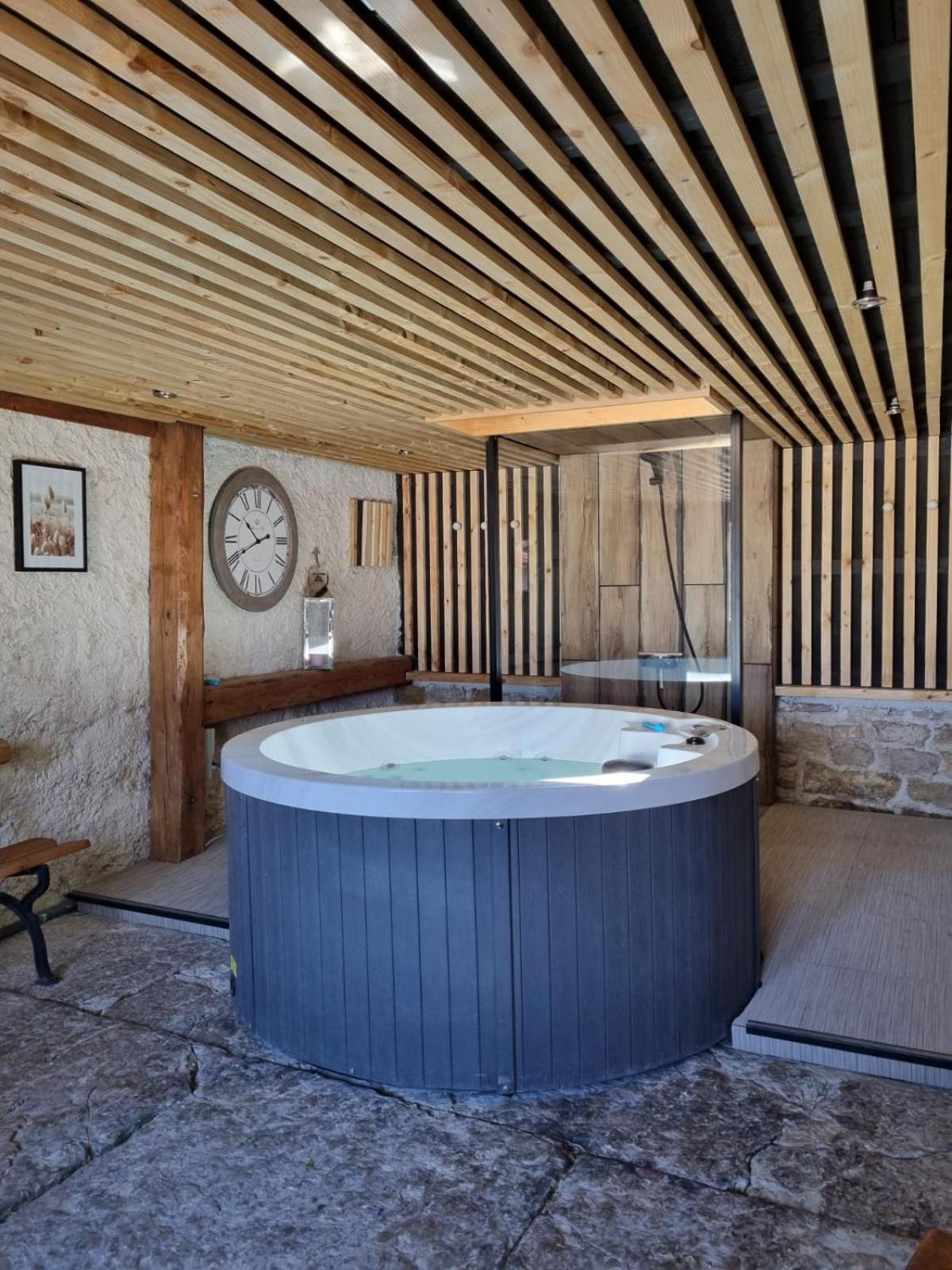 Lavans-sur-Valouse Gite De L'Ancheronne 12 Couchages Spa מראה חיצוני תמונה